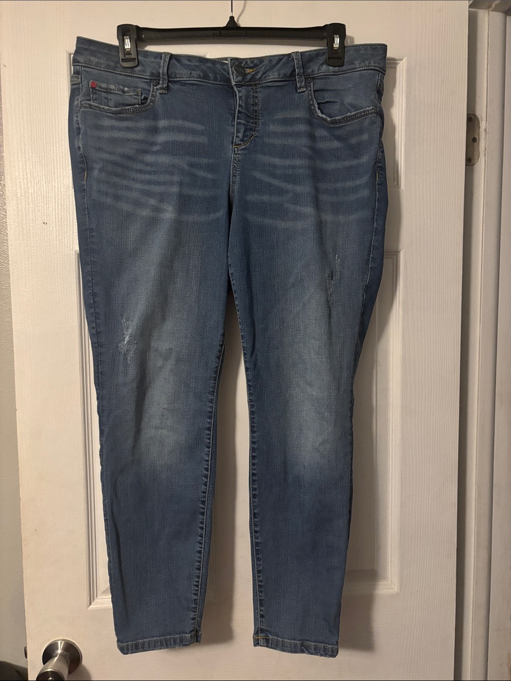 Light Blue Skinny Jeans with Stretch - Classic Five-Pocket Style